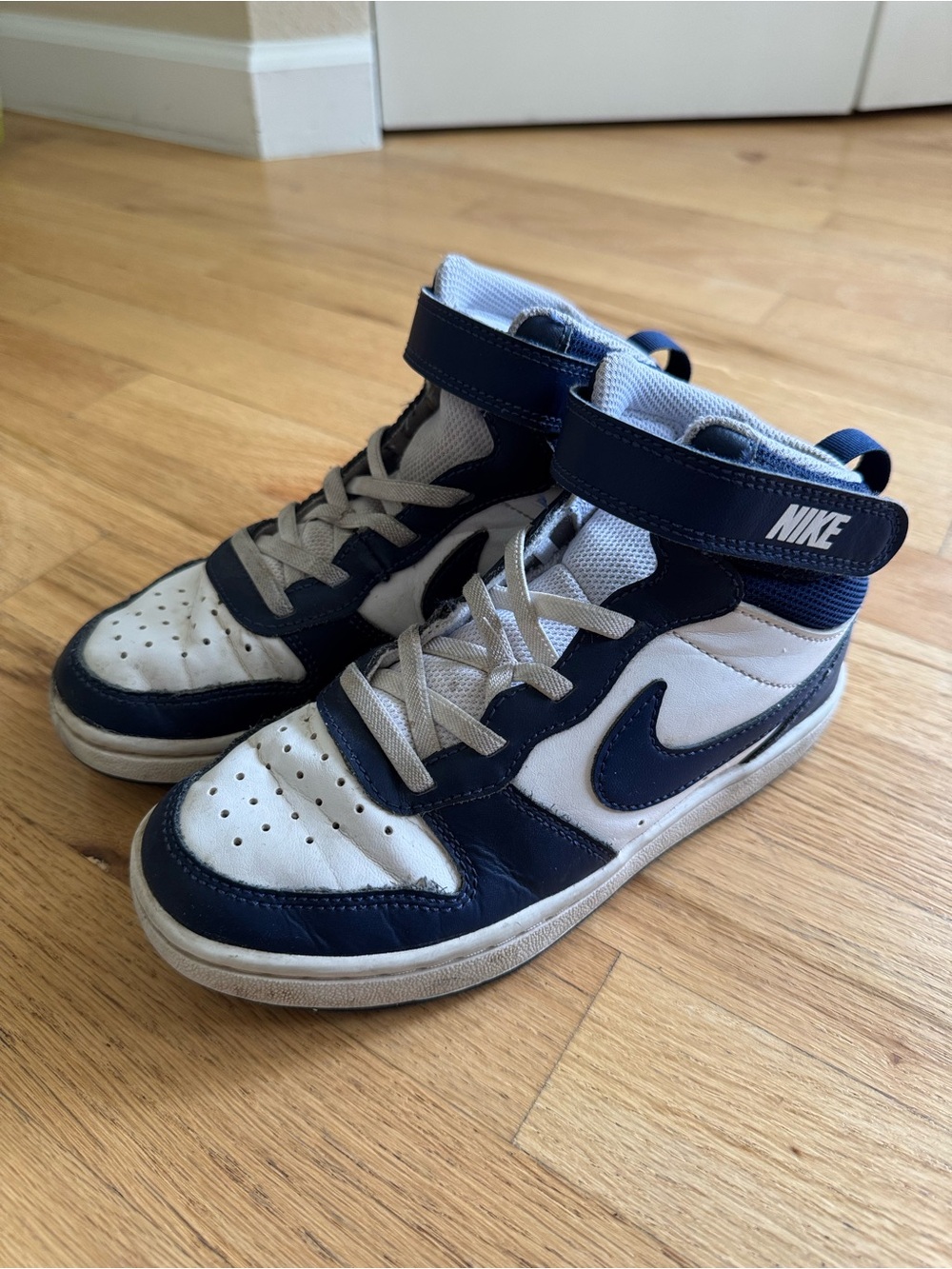Nike Kids Court Borough Mid 2 Size 1